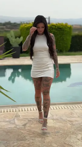 #longlegs #tattoogirl #tattoomodel 