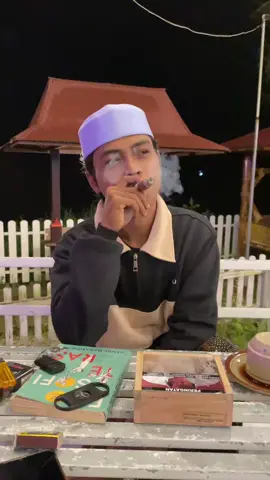 kebebasan milik sang penikmat kesendirian #PEACE✌