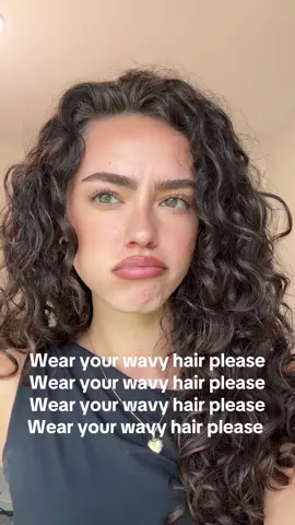 It’s officially wavy and curly hair season so put the straightener down pls 🥹 #wavyhair #wavyhairroutine #curlscheck 