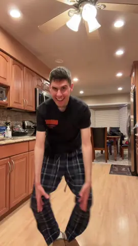 The best dance on tiktok rn 🔥🕺🏾 #fyp #viral 