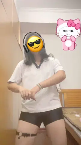 拍完才发现忘了穿🙈🥵#tiktokmalaysia 