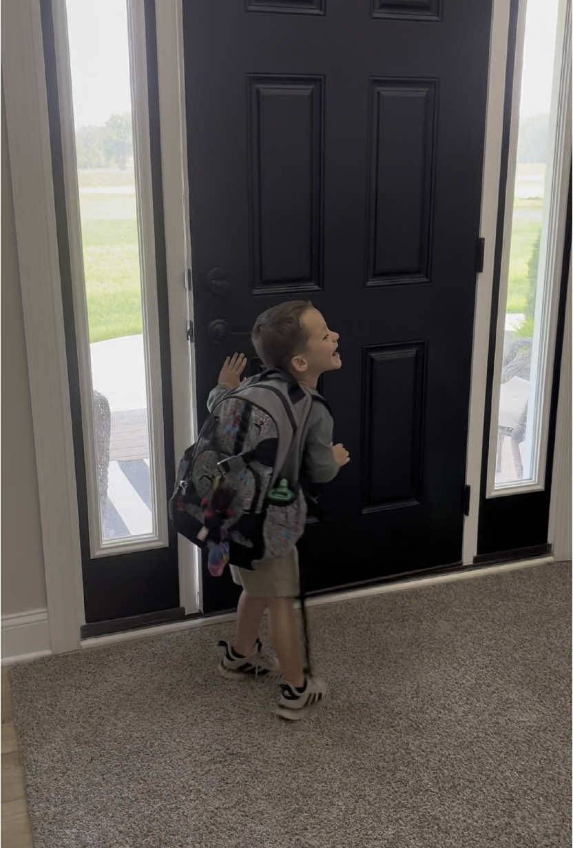 The one that made me a momma 😭💕 first year of preschool is DONE!! Hello summer! ☀️🍦🌴#boymom #endofschool #summervacation #endofyeartransition 