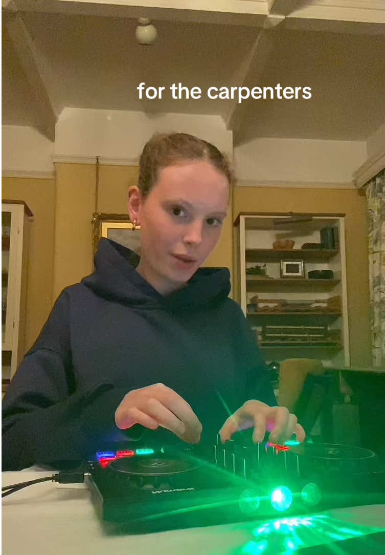 FEATHER IS MY ANTHEM #fyppp #dj #sabrinacarpenter #carpenters #fangirl #dualipa #fyp 
