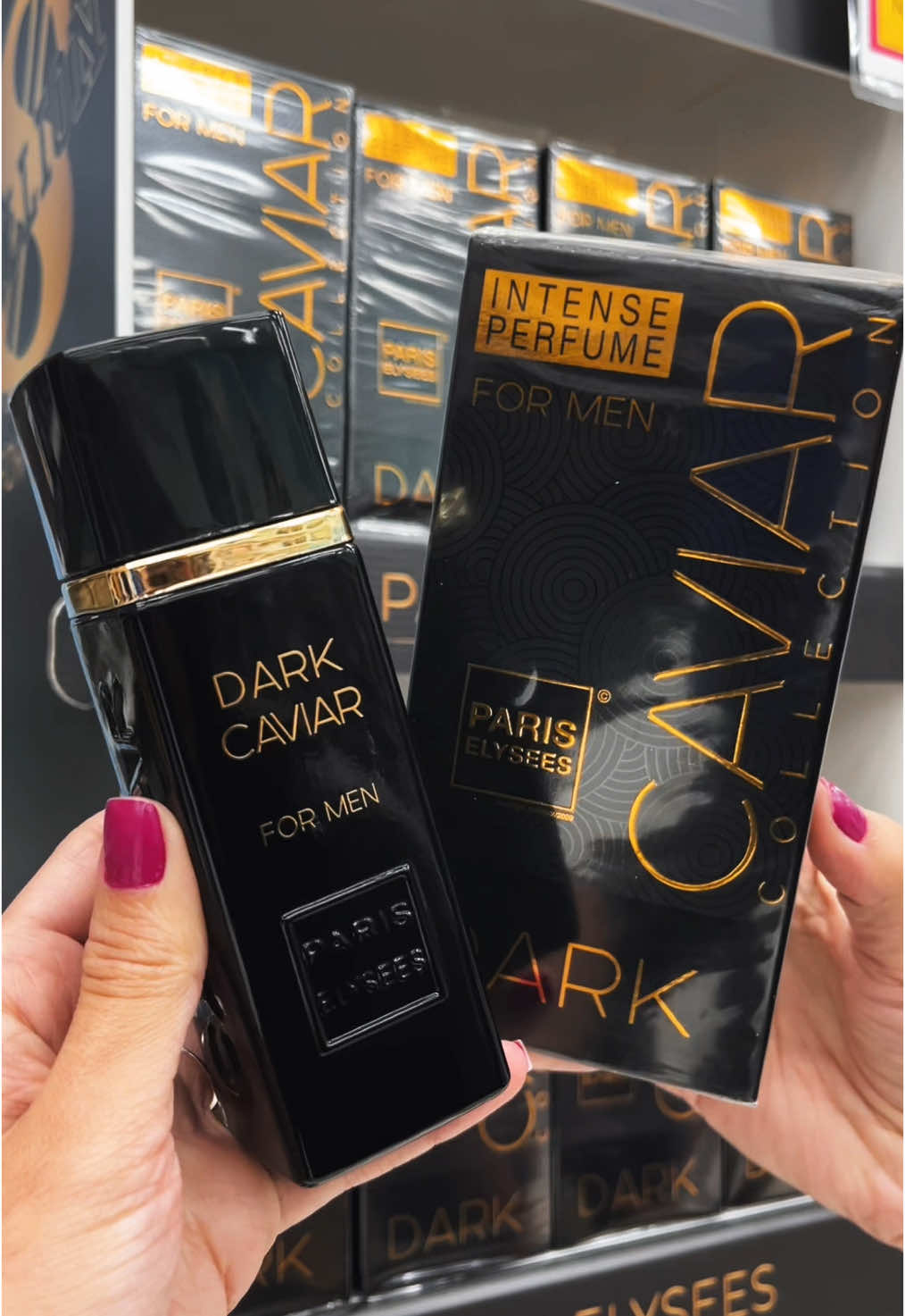 Conheça a essência do Dark Caviar! 🔥 Notas: Tabaco, Rum, Couro e Madeira de Guaiaco e Benjoim. • Acesse nosso site: VIDAPERFUMADA.COM 💙 • Ou entre em contato por nosso canal de atendimento pelo número 📞 (21) 96509-5606 📌 Ficamos localizados na Rua da Conceição 17, Centro, RJ - Na Saara #vidaperfumada #pariselysees #perfumetok 