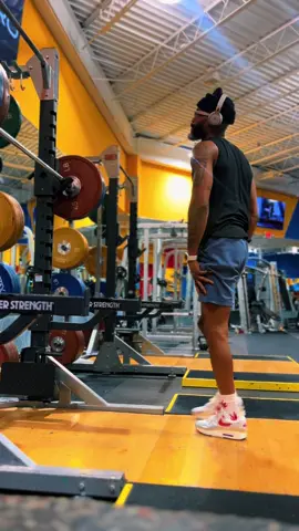 them pep talks be real before a set😩 #slimforthawin #specsondeck🤓 #fypシ #GymTok 