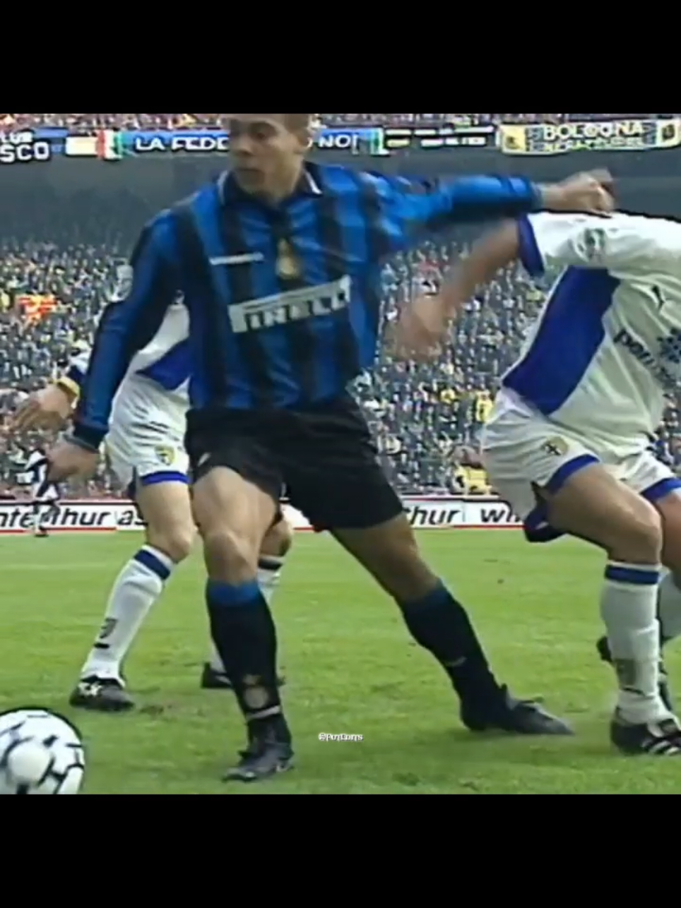 Ronaldo fenômeno skills...🤯💥🇧🇷⚽️ #r9 #skills #football #ronaldo #interdemilan 