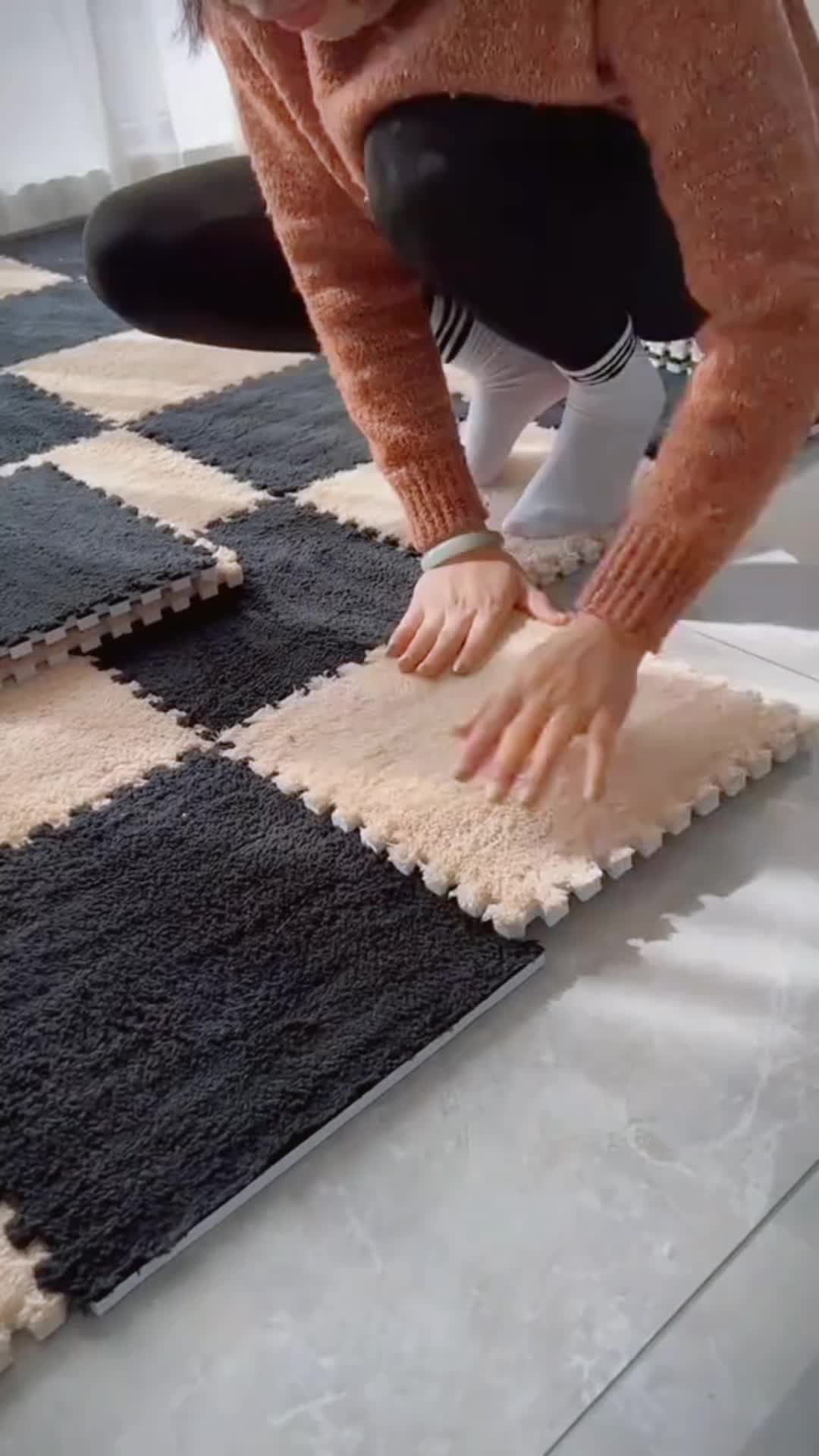 30×30CM Soft Plush Kids Play Mat – Interlocking Carpet Tiles for Warm & Comfortable Flooring Puzzle #rug #nonslip #playmat #kids #children #tiktokmademebuyit #plush #soft #carpet #warm #tiktok #foryou #viral #fyp #SmallBusiness