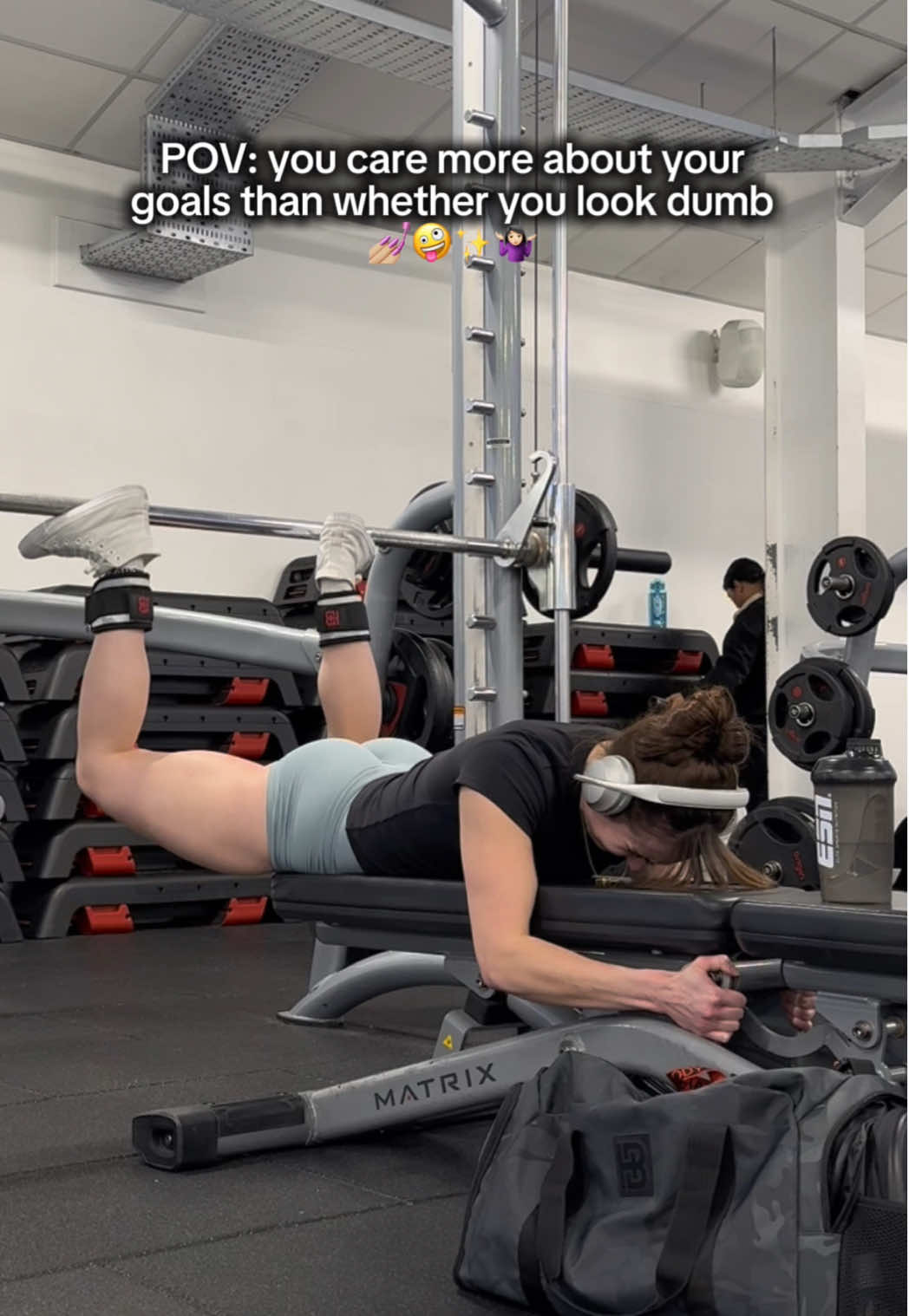 “But it looks cringe 😭” okay and so do flat ass glutes, lock in babe 🔒💅🏼✨ #glutesworkout #gymmemes #gymgirl #gymtips #GymTok