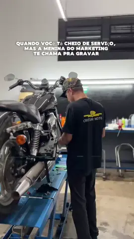 Eles amam gravar gravar um videozinho!!😅 . . #marketing #mecanico #oficinademotos 