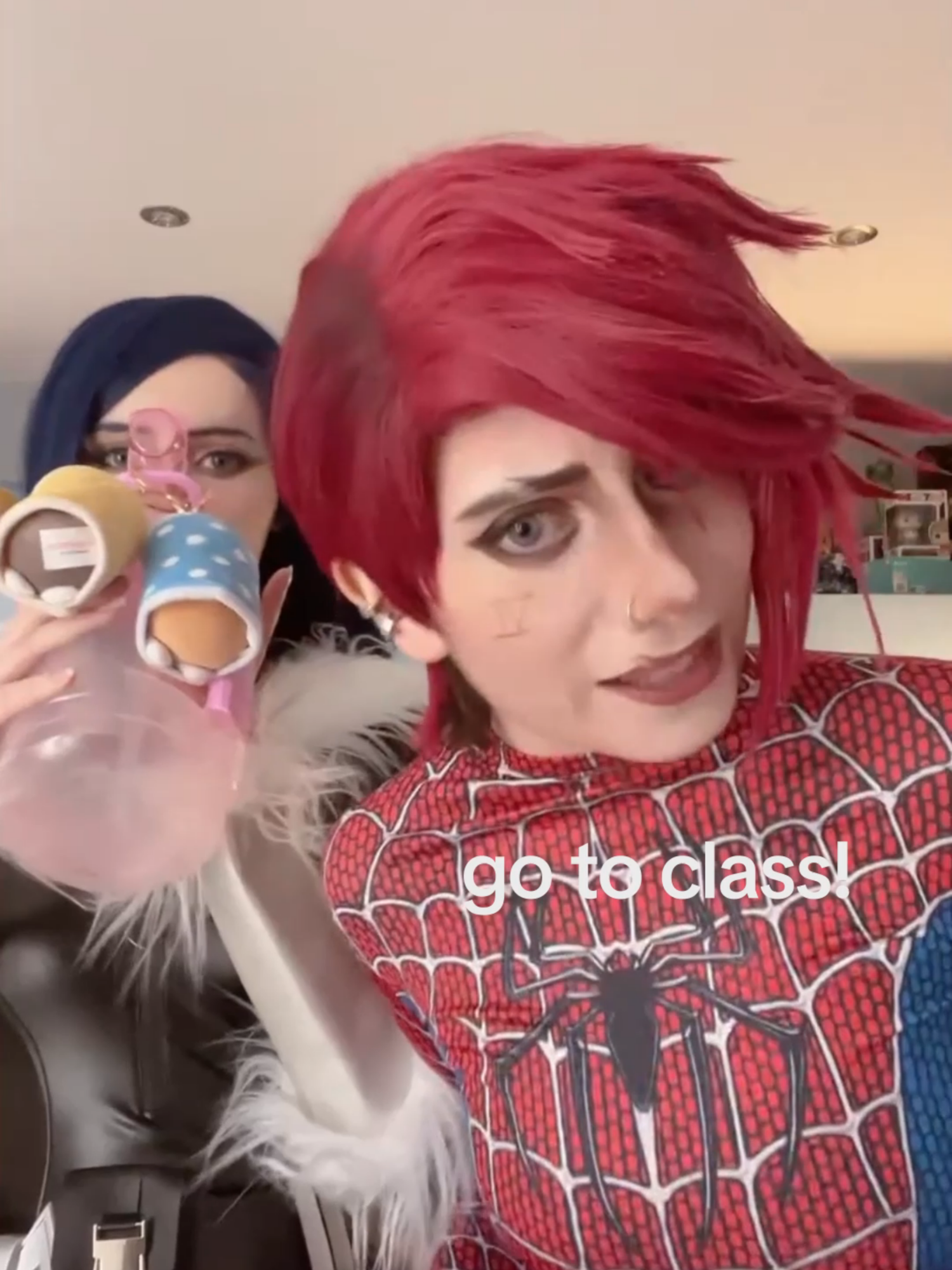 Jade the wise, everyone👏 (I'VE BEEN YEARNING FOR THEIR SPIDERCAT COSPLAY FOR SO LONG IM SO HAPPY THEY DID THIS LIVE) #jadeandhiina #wuhluhwuh #cosplayer #cosplay #caitvi #arcane #fyp #frozam #live #hiina @frozam @hiina.cos