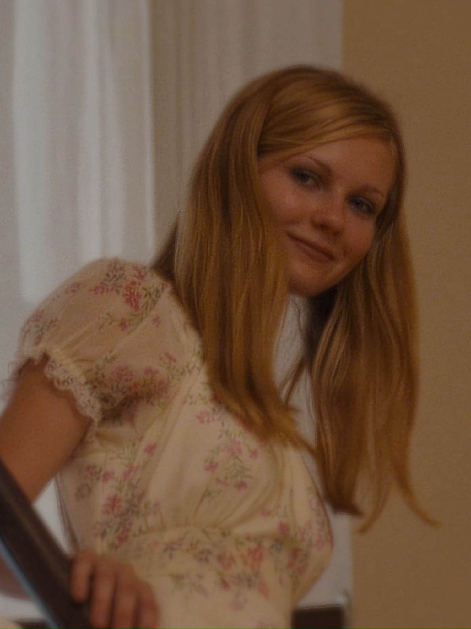 she is so sunset lover ౨ৎ / sharpen settings: @b6lvfx 🤍 / #luxlisbon #thevirginsu1sides #luxlisbonedit #kristendunst #sofiacoppola #thevirginsulsideedit #grvfxs #lisbonsisters lux lisbon aesthetic edit high quality