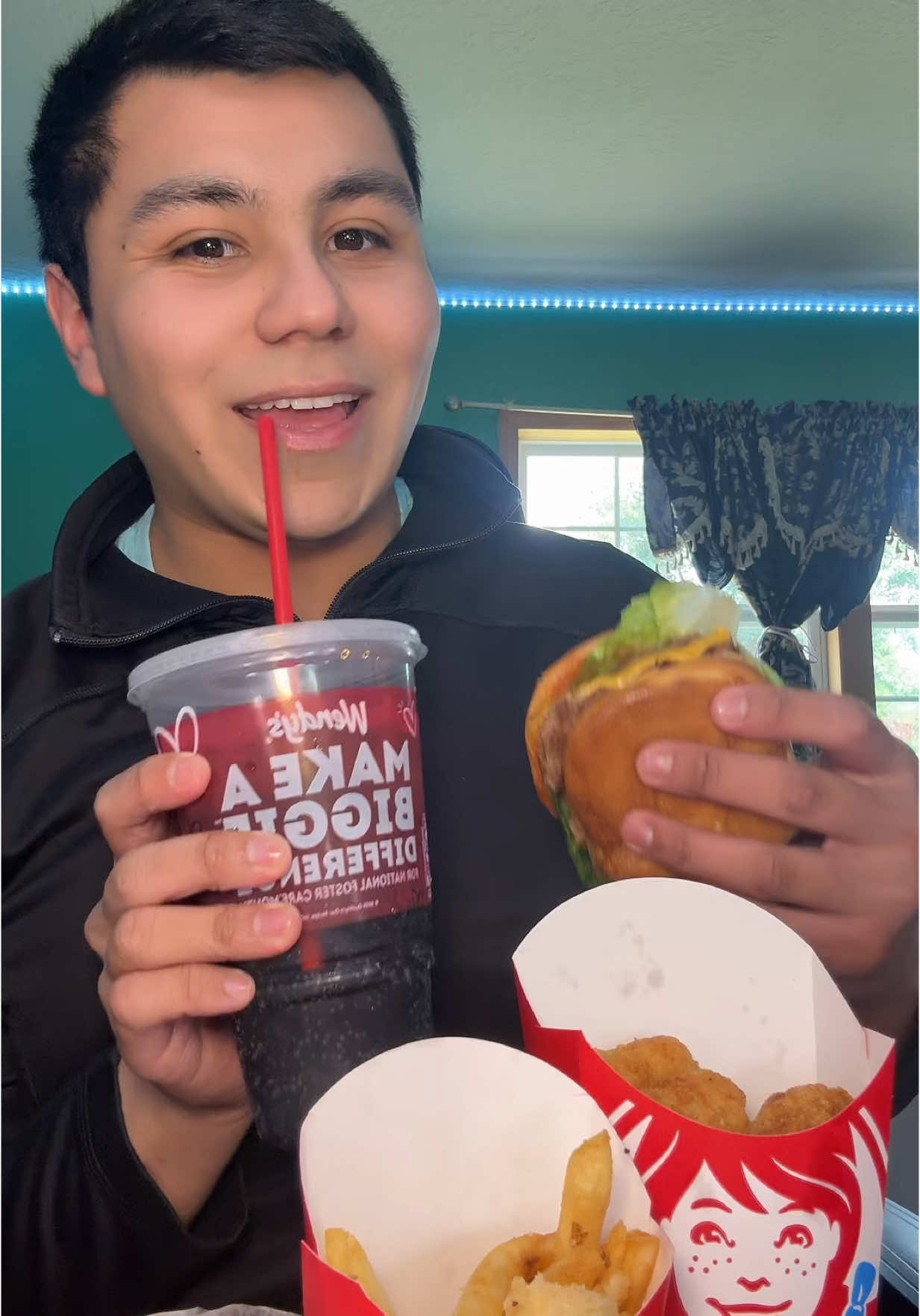 Wendy’s mukbang!! Trying the NEW strawberry pop tart frosty!!🍔🍟🍦 #wendys #wendysmukbang #strawberrypoptart #frosty #eating #eatingshow #eatwithme #mukbang #eat #FoodTok #fyp #mukbangeatingshow 