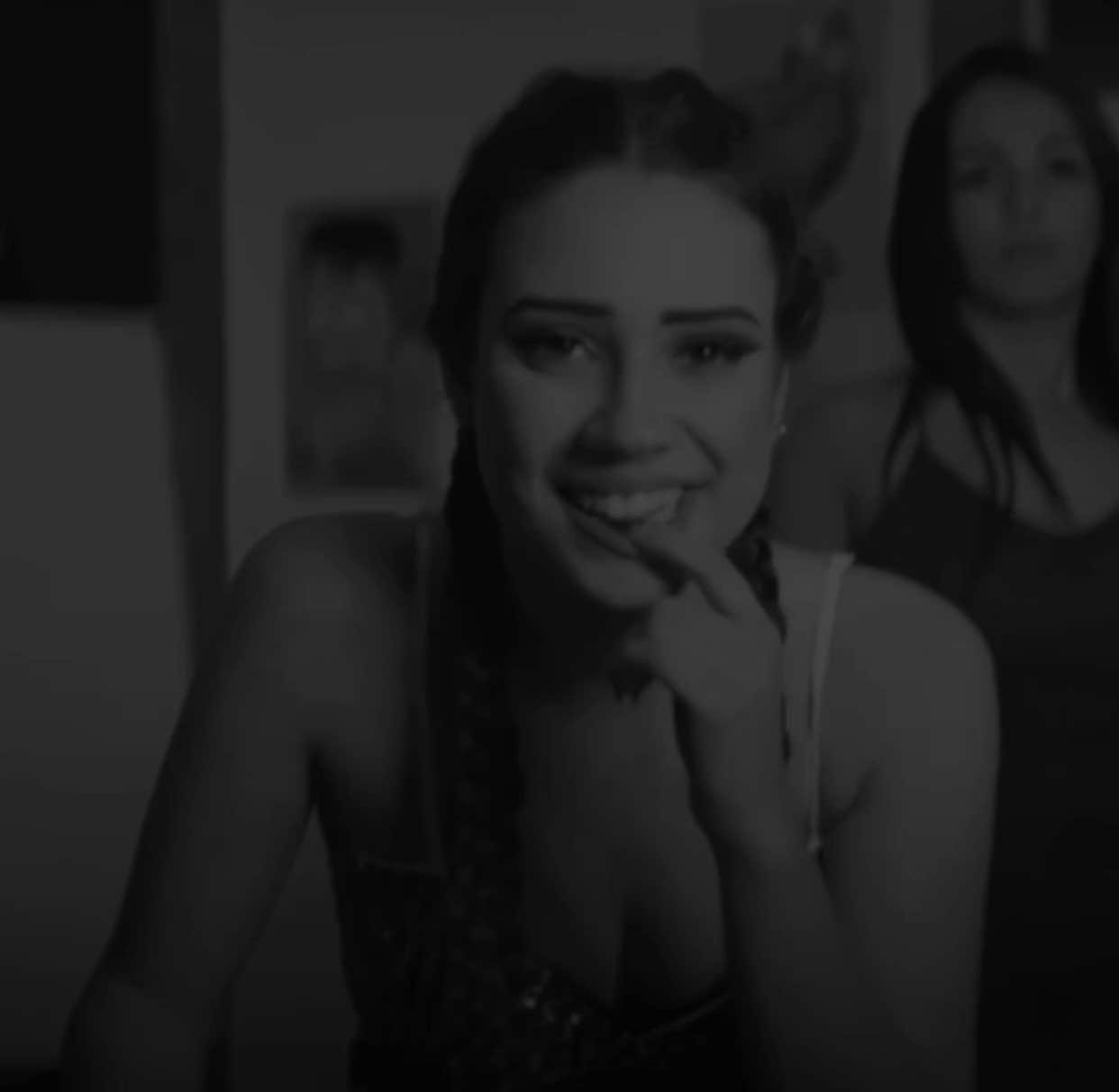 ainda contei pra ninguém | você é gostosa | #mclivinho #musica #funk #tipografia #lycris 