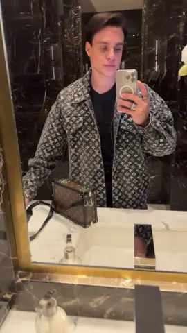 ®️