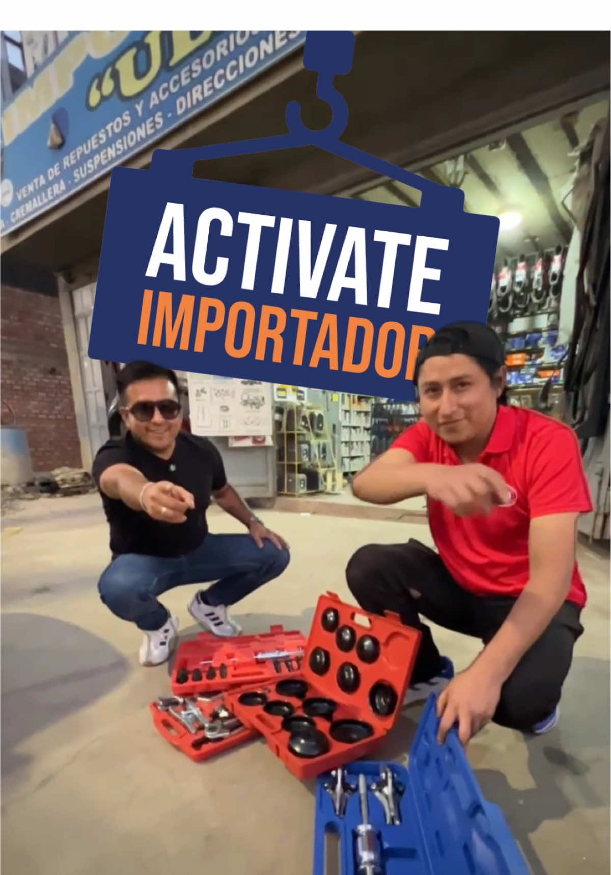 ACTÍVATE IMPORTADOR EP. 5 🔧 Ubaldo escuchó a sus clientes y vio una oportunidad: ¡importar herramientas para talleres mecánicos! 🔩🚗 Ahora vende extractores de rodajes y rótulas a precio justo… y con ayuda de nuestra carga consolidada, todo llegó sin estrés. 📦 Importación rápida  🤝 Acompañamiento constante  📲 ¿Quieres herramientas? Contáctalo: +51 914668064 #ImportacionesPerú #HerramientasMecánicas #CajasDeHerramientas #CargaConsolidada #GlobalBusiness #ActívateImportador #HistoriasQueInspiran #TallerMecánico