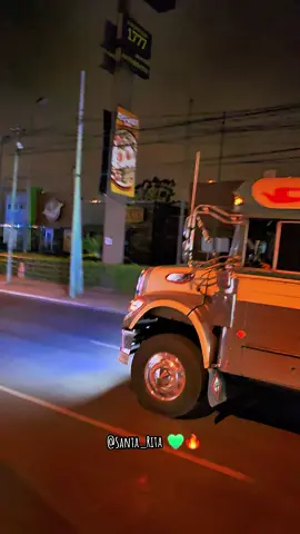 Esos colores 💚✈️🔥 Solo Aviones 💚🫶🏻😍 #santarita😎💚 #TrasporteSantaRita✈️💚🇬🇹 #busesguatemala #guatemala🇬🇹 #parati #bellezassobreruedas #momostenango #toto #fypシ #CapCut #frasesmotivadoras 