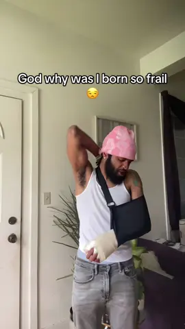 Just got out surgery and my arm is dead 🤣🤣🤣 can’t feel a thing  #jaydoeflee #fyp #viral #foryou #foryourpage #foryoupage #viraltiktok #godwhy #getwellsoon 