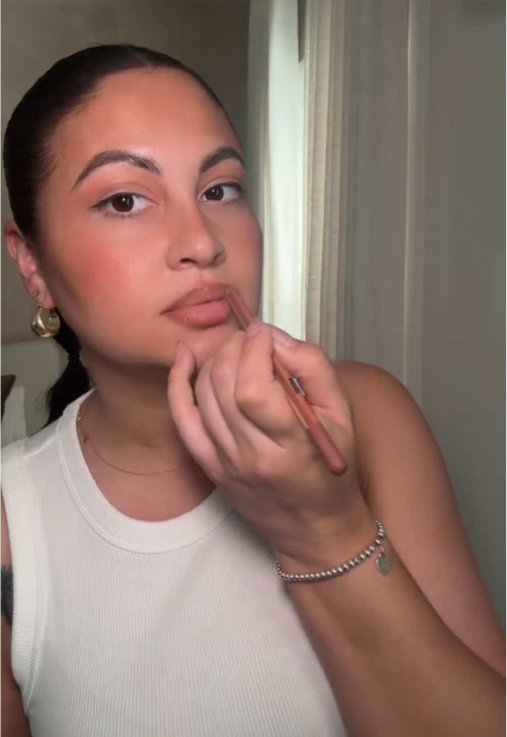 New lip combo using the best of the best @makeupforever  Lip liner: Anywhere Caffeine Gloss: Latte Glaze #lipcombo #lipliner #lipgloss #makeupforever #makeup #nudelip 