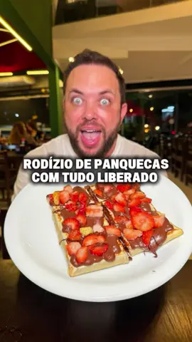 🔥 VOLTEI NO RODÍZIO DE PANQUECAS MAIS COMPLETO DE NOVO HAMBURGO… E AGORA TEM NOVIDADE! Ambiente reformulado, espaço ampliado e agora com BUFFET LIBERADO de massas, friturinhas, fondue, sorvete, açaí e refrigerante à vontade! Panquecas doces e salgadas (incluindo panqueca de pistache e stickadinhos), tudo isso por: ➡️ R$59,90 de segunda a quarta ➡️ R$69,90 na quinta  ➡️ R$75,90 sexta e sábado Chopp e drink em dobro de segunda a sexta  Ideal pra quem curte variedade, fartura e aquele clima família — ou pra sair rolando feliz no fim de semana 😅 📍@mestredaspanquecas – Novo Hamburgo SALVA esse post pra não esquecer, marca quem tu levaria nesse rodízio e segue o @obeliscador pra mais achados como esse! 🥞🔥