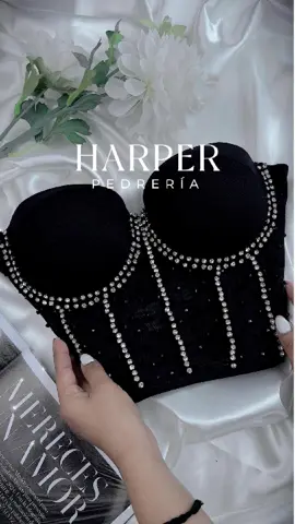 Brilla sin pedir permiso  Este corset es para las que aman destacar sin decir una palabra. ¿Te atreves a llevarlo? #corset #PedreríaGlam #TikTokFashion #CorsetsDeModa #EstiloConBrillo #gamarra #CorsetChallenge #LooksTikTok