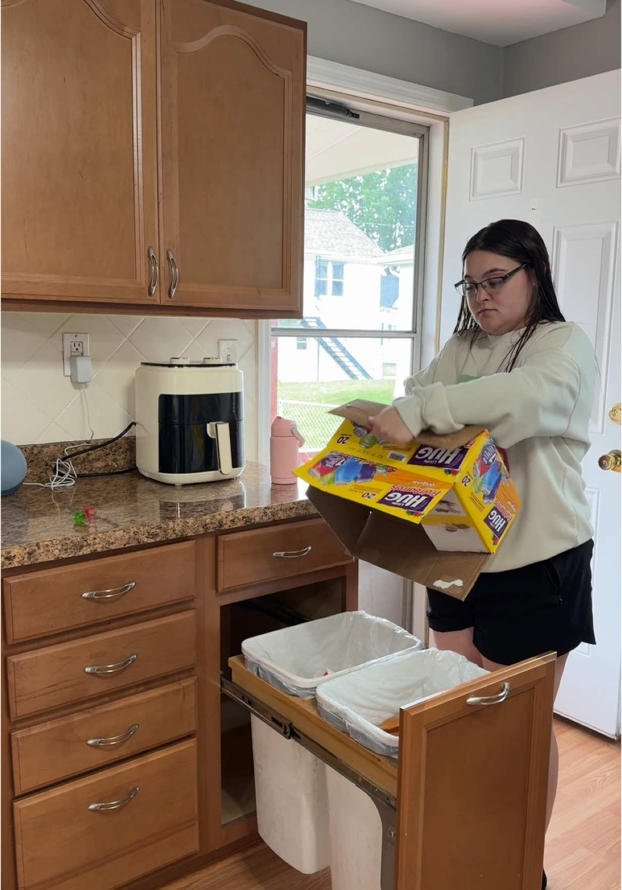 follow on our journey 💕😊 #fyp #foryoupage #momtok #youngmom #cleaning #dayinmylife #Vlog 