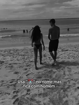 conheço umas assim AKAKAKKAKAKAKAKAKKKAKAKA ( eu e meu primo no fundo 😜 #🏳️‍🌈 #wlw #trend #fy 