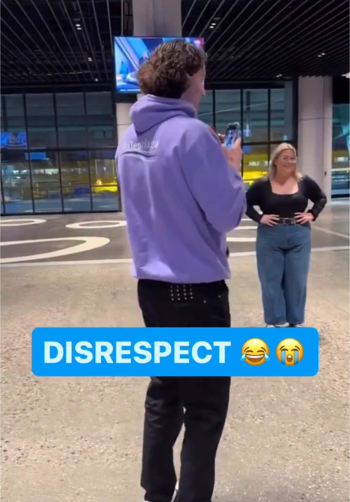 Nick Daicos > Josh Giddey The Bull’s star was asked to take a photo instead of being in the photo! (📸: tommitchellcfc6) #NBA #joshgiddey #afl #footy 