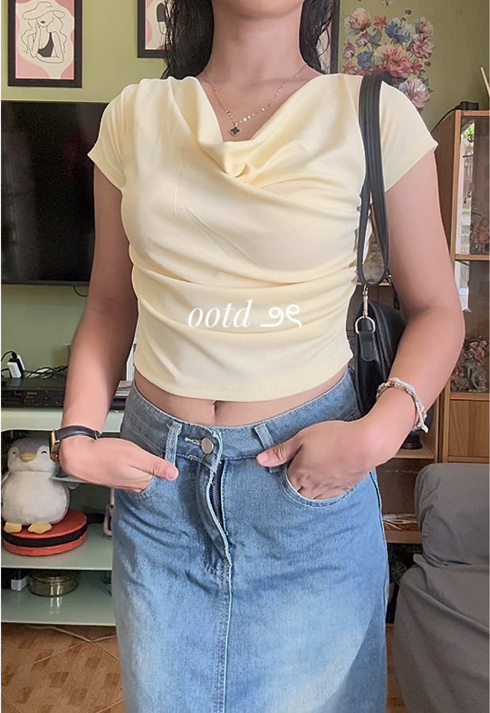Outfit check!🥰❤️ #neckdroptop #eleganttop #short #casualtop #schooltop #summertop #yellowtop #OOTD #outfit 