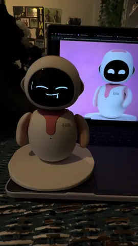 Say bye bye to your boredom coz Elika is here I would recommend you get her and her brother Elik together so Elika isn’t alone🩷 #elikrobot #bot #albetinawilondja #babondotiktok #mubembe 