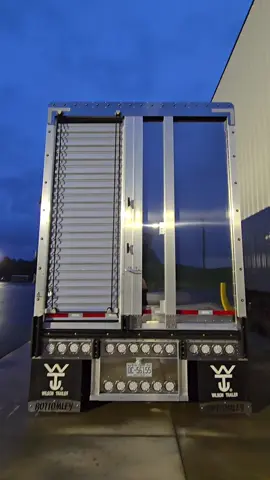 #touchmeturnmelooseandburnmedown#sweetpete389x#catllepot#chickenlightsandchrome😎#truckersoftiktok #onetruckedupfamily bottomleyenterprises #bottomleyevergreensandfarms#bottomleycattlecompany#fyppppppppppppppppppppppp #fypviral #foryoupage #fyp 