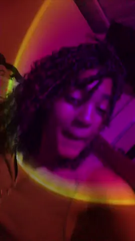 Si no eh conmigo mi amor te vas a joder porque no vas a tener otra novia q no sea yo 🤫😘, le doy tres pasito para q los dos se mueran 😇