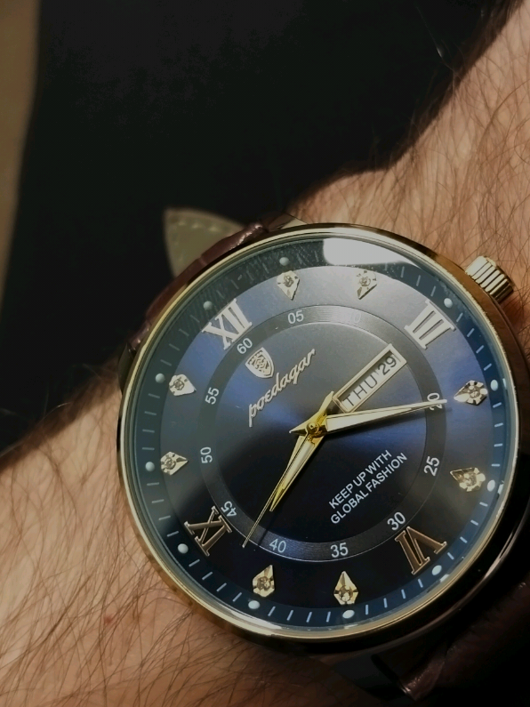 El Poedagar 836 es el reloj ideal para hombres con carácter. Movimiento Quartz japonés Cronógrafo funcional Caja de acero inoxidable Correa de cuero premium Resistente al agua Dial moderno y audaz Perfecto para elevar tu estilo en cualquier ocasión. Pedilo hoy — Envío gratis y stock limitado. #GranVaronOutlet #Poedagar836 #RelojDeCuero #EstiloMasculino #RelojesParaguay #ModaConActitud 