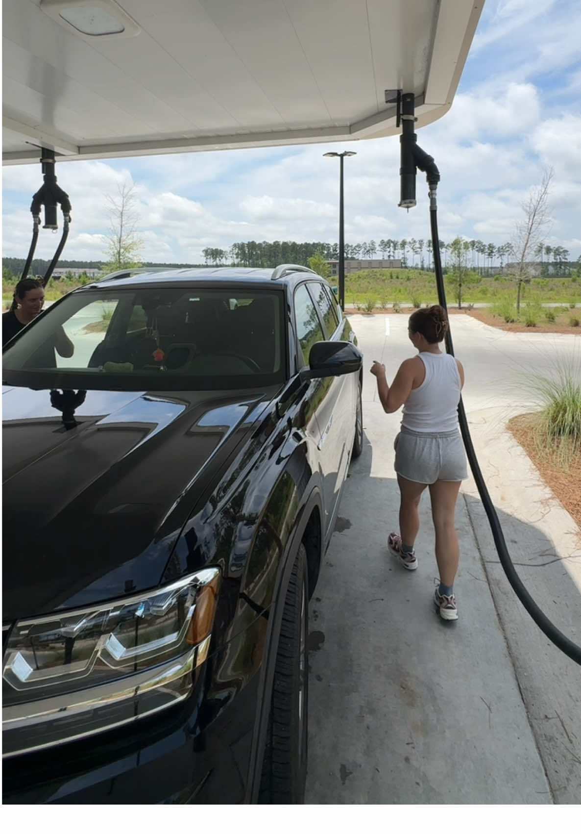 the mess after a roadtrip makes me so anxious haha i have to clean it immediately. #carclean #car #atlas #vw #vwatlas #carsoftiktok #cleaning #carcleanout #carcleaning #organization #mom #roadtrip #roadtrips #cleaningtiktok #momlife #moms #travel #traveltiktok #carwash   