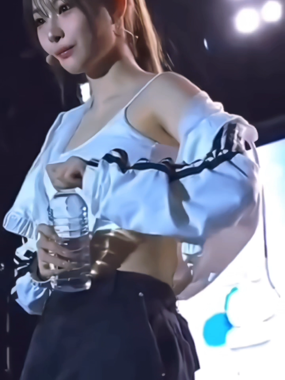 Hayeon #tripleS #트리플에스 #hayeon #jeonghayeon #fancamskpop #triplesarmpit #kpoparmpits #kpopfyp #fyp #foryou 