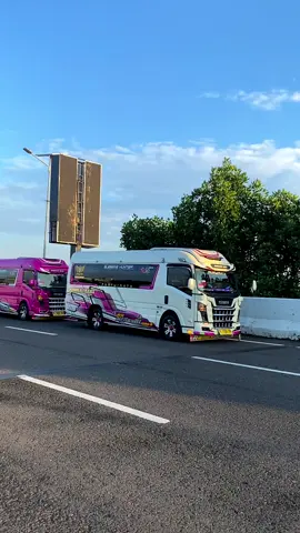 Drop in bandara ahmad yani semarang  #elfjeparakuduspati #elfjepara #hartonoputrakaroseri #yumnatrans #elfgigaeuro4hartonoputra #sewatraveljepara #sewamobiljepara #jeparapride #jatenggayeng #hiaceindonesia #elfmania 