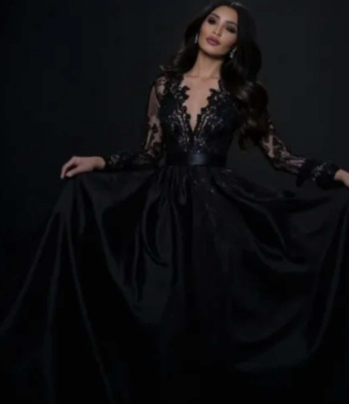 مين اللي لا من غبت عنه يُستفز ولا جيت له من شوقه لي القاه فز كل من يعزني، اكتشف عنده أعز #اميمه_طالب #oumaima_taleb #اميمة_طالب #fypシ゚ @Oumaima Taleb 