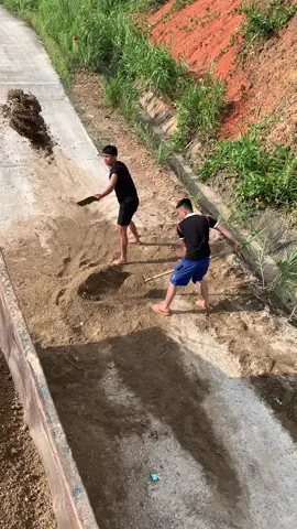 xúc cát bục mặt🤣#xuhuong #nghenghiepcuatoi #thacotruonghai 