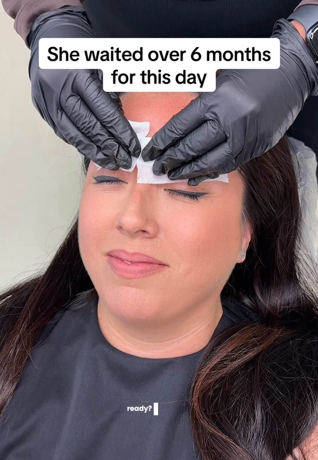 She’s never let anyone touch her brows before, so it’s crazyyy that she felt she could trust me to TATTOO them! 🥹 Ombré Powder Brows lasts up to 3 years and will heal into a softer, natural look. This is NOT microblading. #fyp #ombrebrows #permanentmakeup #nanobrows #foryoupage 