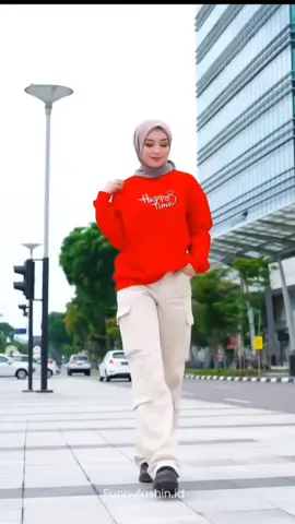 kaos fashion trendi dan modis buat kamu yang suka tampil gladis dan feminis cocok untuk kamu semuanya ya gaiss cakep banget pokoknya udah gitu murah banget lagi yuk buruan dichek out ya #kaosviral #kaosfashion #kaoswanita #kaosdistro #FiturSuaraTikTok 