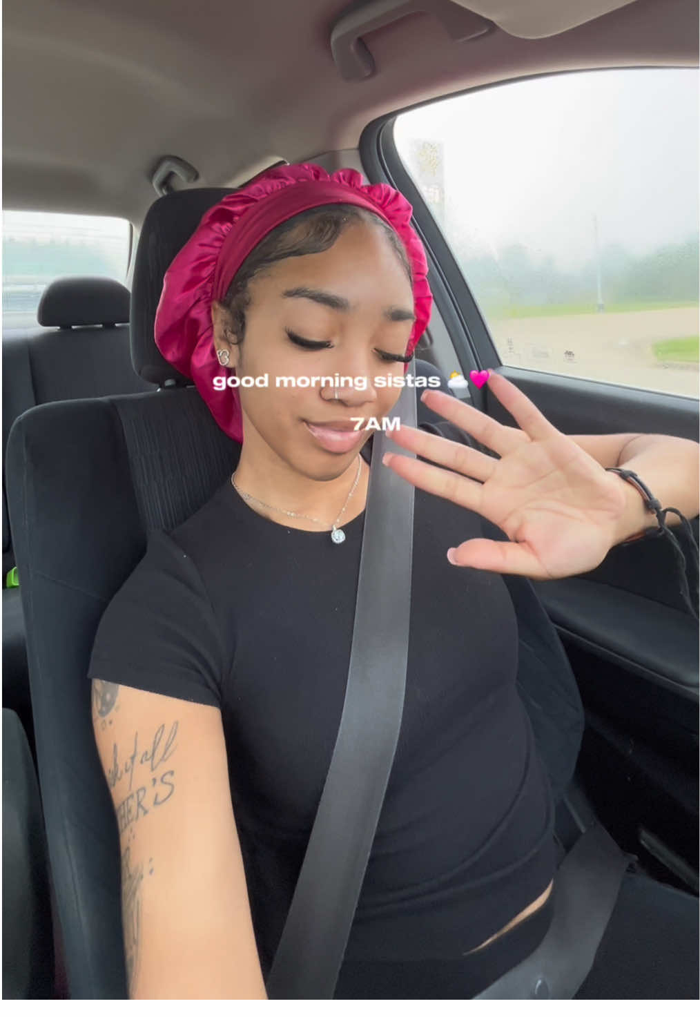 The early mornings & late nights will pay off soon🤑. I been in my bag, not just money wise but I’ve really been focused! All I see is whats right in front of me & that’s the way I like it🩷 #mackaylaari #parentsintheir20s #firsttimemom #girlmom #mompreneur 