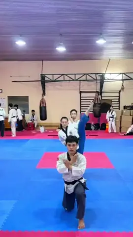 Try harder day by day 💪🥋 #Katelinh #taekwondo #yopchagi  