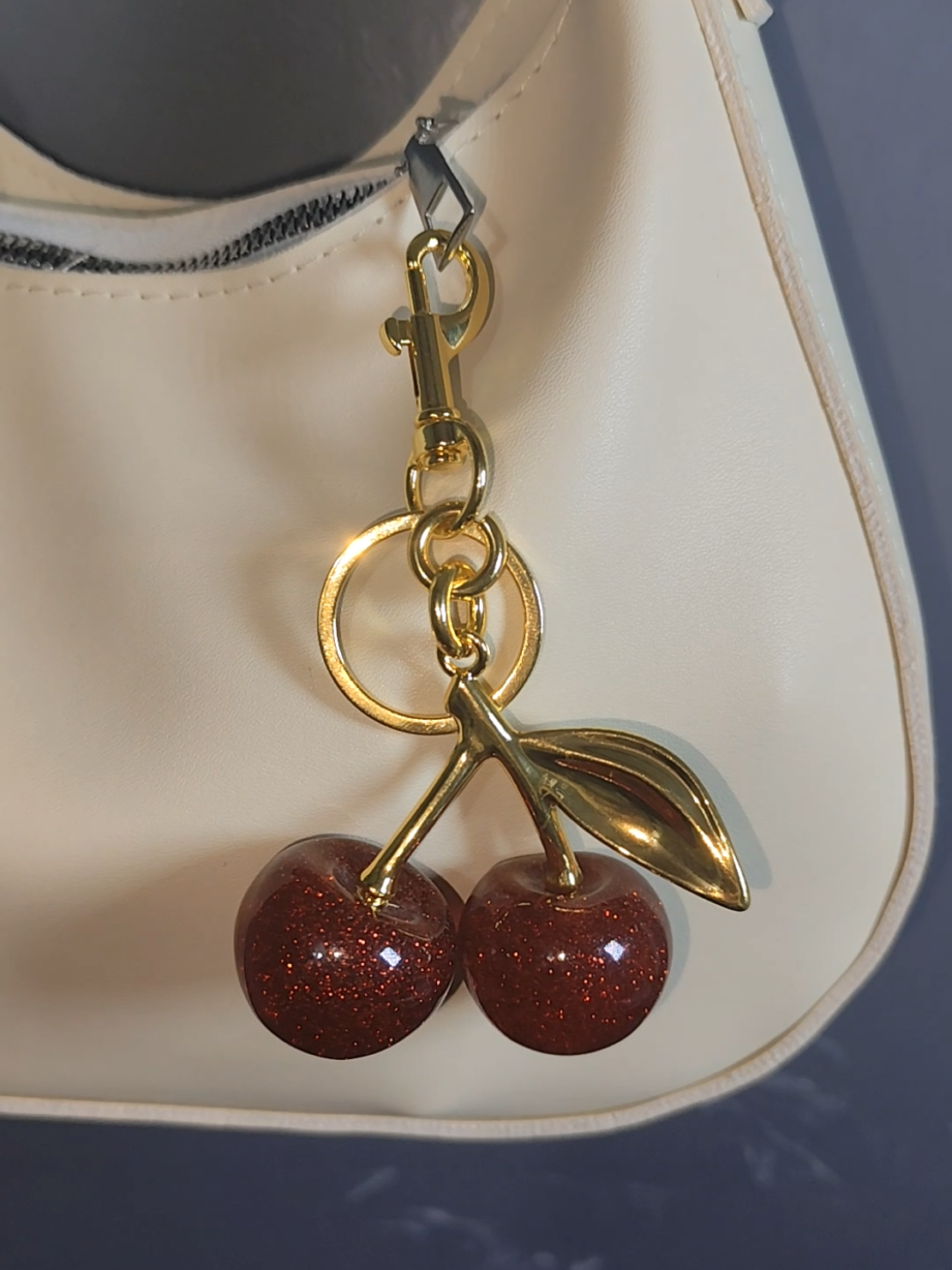 Cherry bag Keychain ang pretty🍒 #keychainbag #cherrykeychain #bagkeychain 