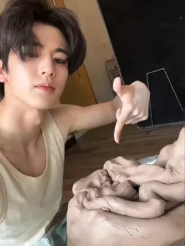 Làm gốm mà cũng đẹp trai~ #trươnglănghách #zhanglinghe #truonglanghach #vogue #xh 