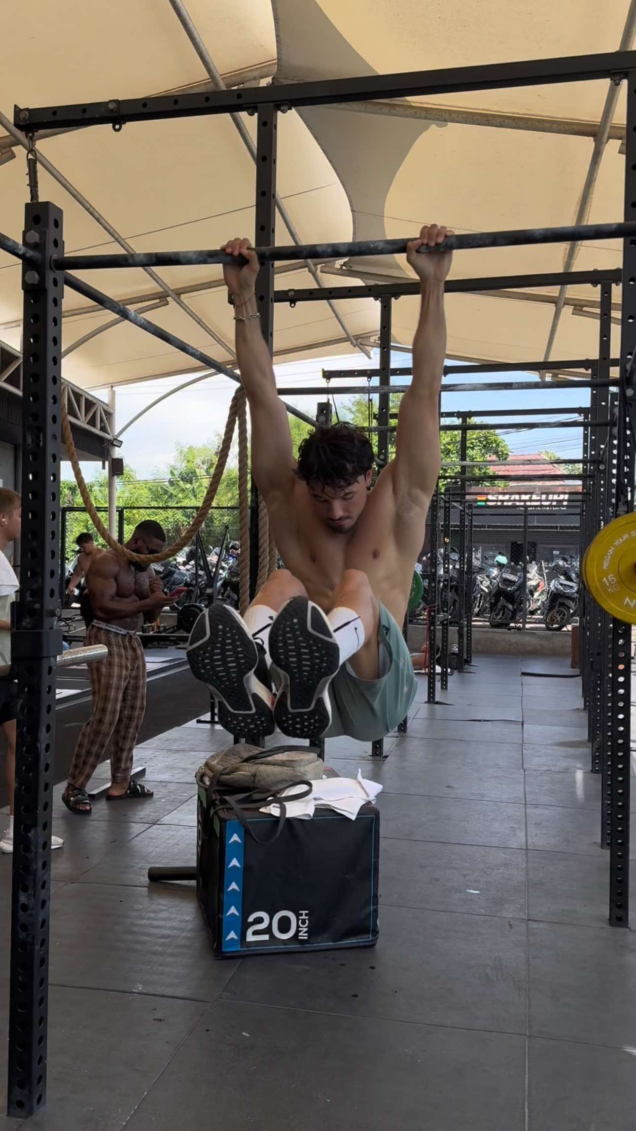 mau roti sobek cb latihan ini 💪🏻#workout #sixpack 