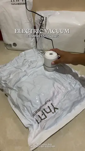 Yinpin Electric Vacuum Compression bag! 10pcs bag + pump   Get yours now‼️ ##yinpincompressbag #yinpin #yinpincompression #vacuumcompressionbag #compressionbag 