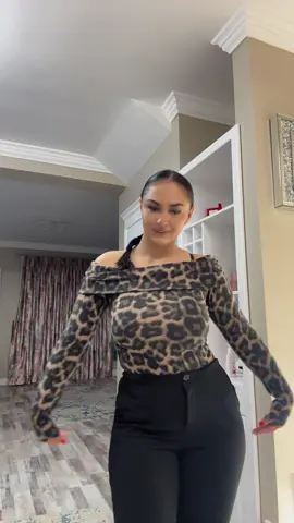 #fyp #foryoupage #viral #Love #tiktokvideoviral #bellydance #tiktokcreator #smile #sunnyday 