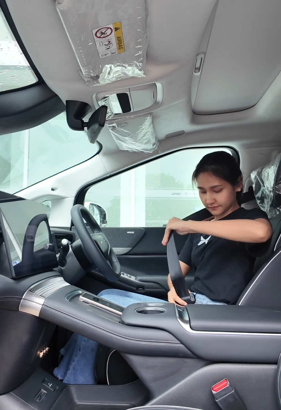 Lucky Girl or Lucky choice 😉 XPENG X9  📍 XPENG Pattaya | 038 195 656  #xpeng #xpengpattaya #X9 #familycar #รถยนต์ไฟฟ้า #รถครอบครัว 