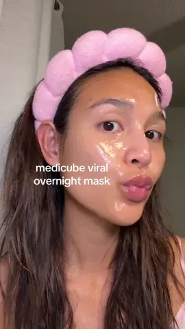 Finally got my hands on @medicube global viral over night wrapping mask and it did not disappoint✨ #medicube #medicubeskincare #overnightmask #medicubedevice #koreanskincare #glassskin #skincare #skincareproduct #viralskincare 