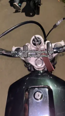 nasib kalo punya motor knalpot nya berisik🤣🤣🤣  #rxking #rxkingindonesia #rxking135cc #rxkingnusantara #byangkerok #byangkerok135 
