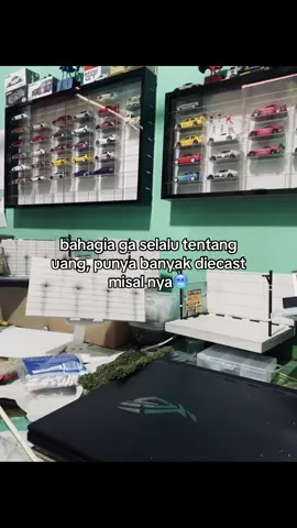 tapi beli nya harus pake uang😞😞 #diecastcollectors #diecastcollection #diecastcar #diecast #diecastphotography 